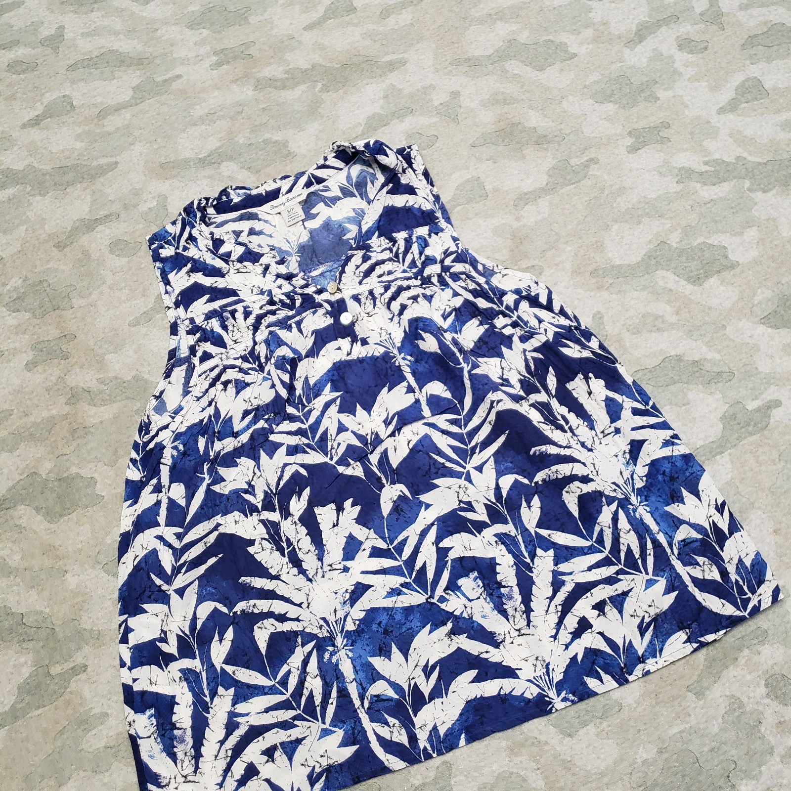 Tommy Bahama Top Tunic Womens Small Blue Sleeveless Leaves Hawaiian Beach
