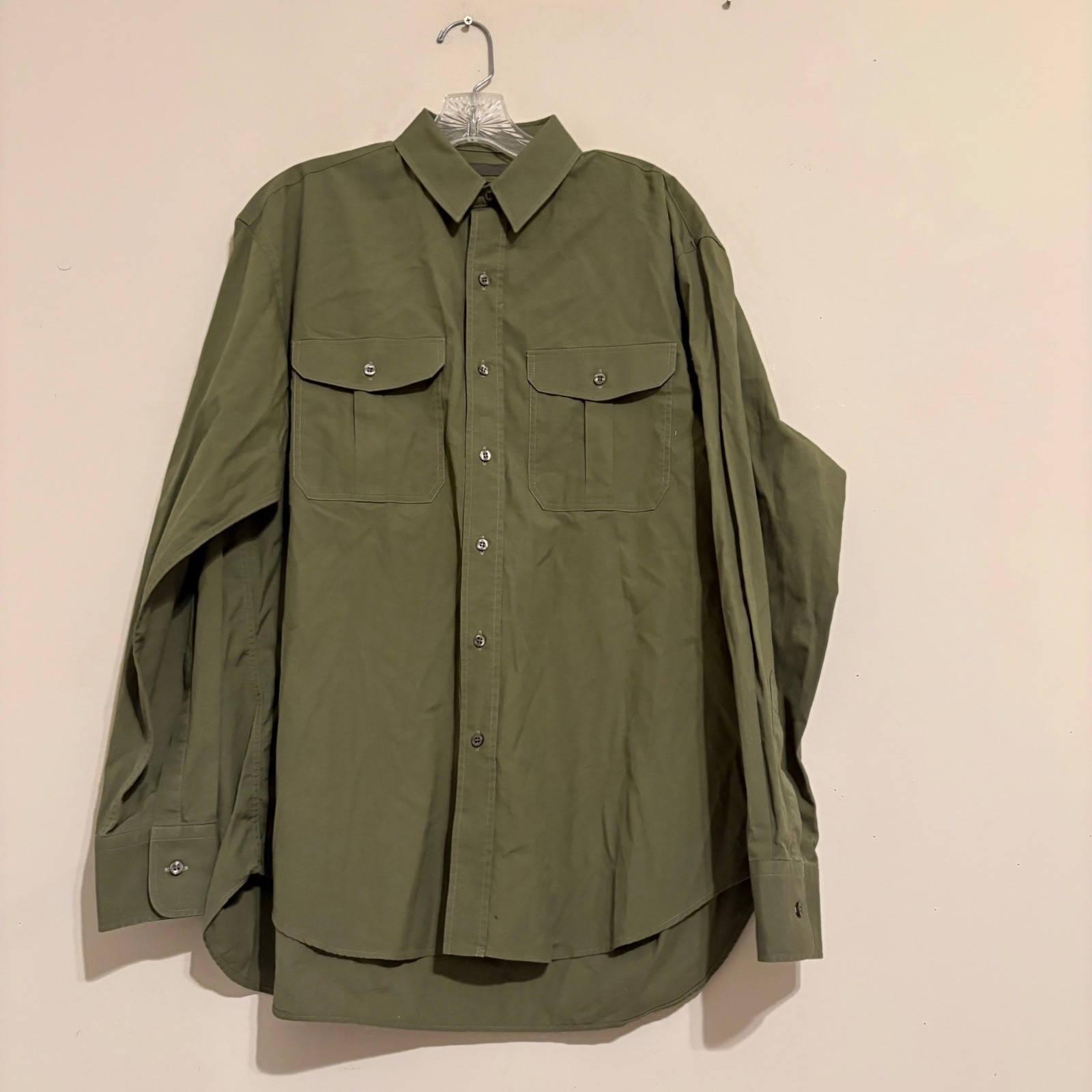 WARDROBE.NYC Army Green Cotton Poplin Cargo Shirt W5002_R03 Medium