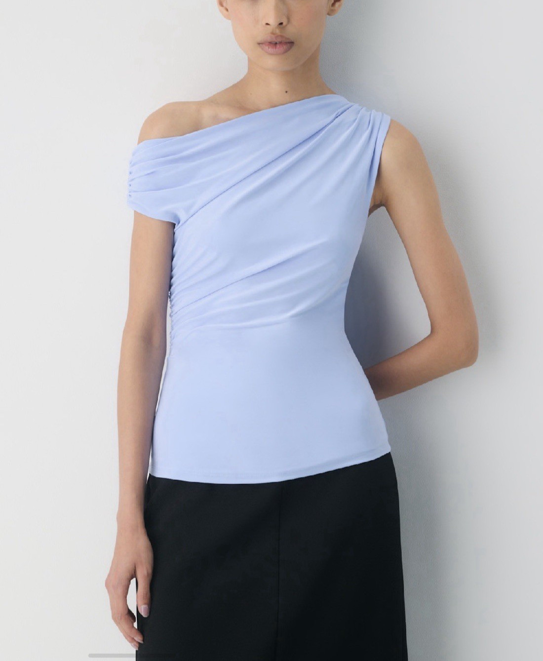 Aritzia Babaton Women`s $48 Smooth Matter Gallery Off-the-Shoulder Top size S