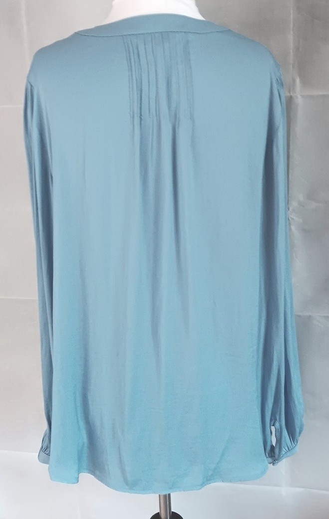 Nine West Tunic Top L Blue Long Sleeve Split V-Neck Soft Pintucks