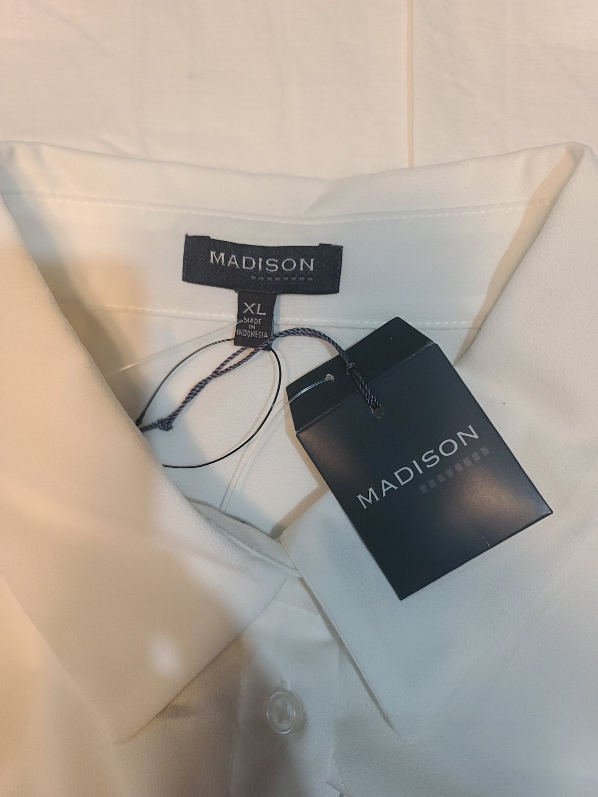 Madison Solid White Dress Shirt XL 32/33 Polyester Point Collar Barrel Cuff