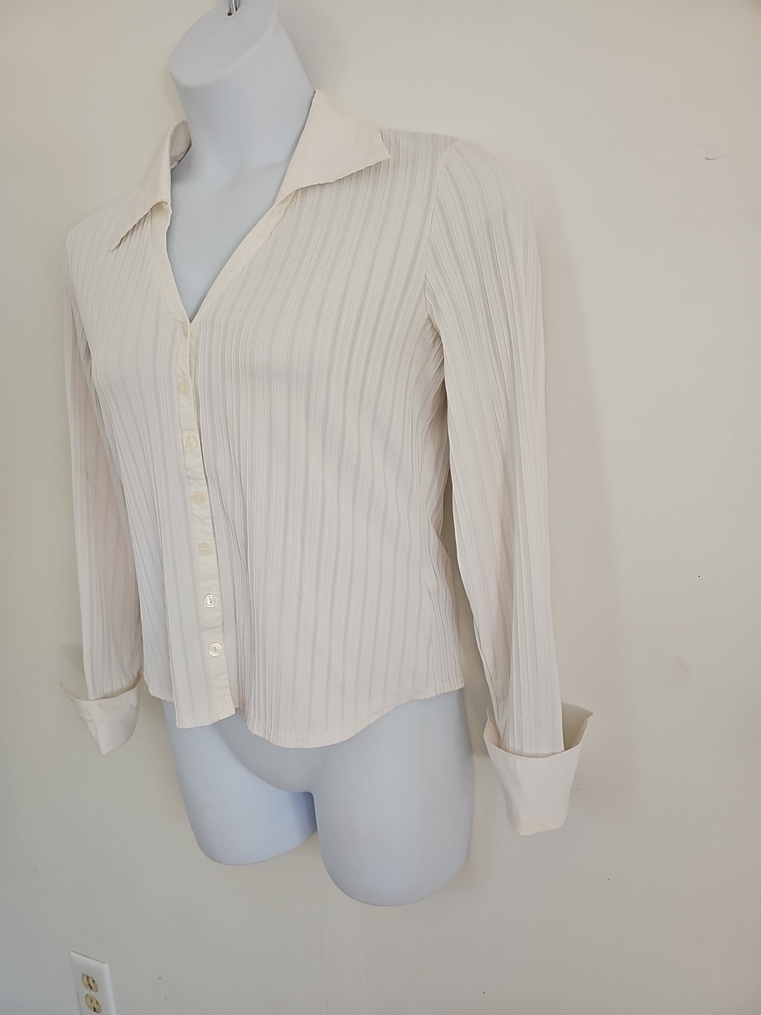Casual Corner Annex Ivory Stripe Blouse V-neck Collar Long Sleeve French Cuff