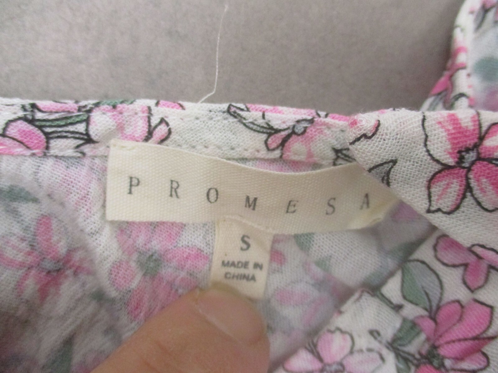 NWT Promesa Size S Womens Floral Scoop Neck Open Back Lightweight Cami Top 052