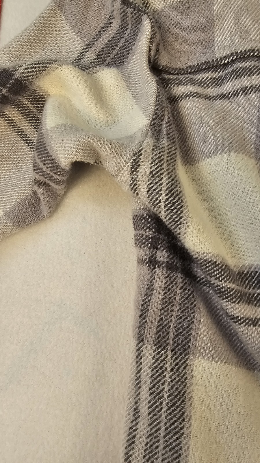 Hollister Woman’s Sm Flannel Gray And White Button Up
