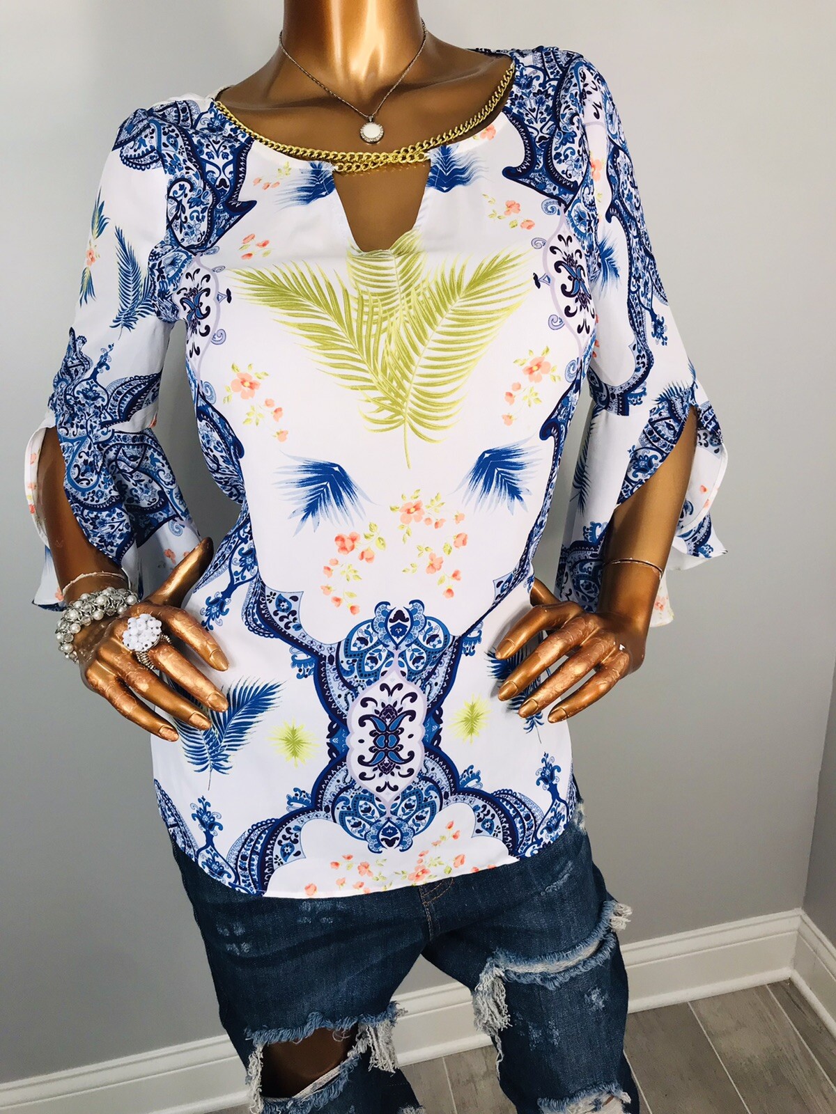Bold Elements M Top Floral Multi Print Golden Chain Blouse 3/4 Bell Slvs Low Cut
