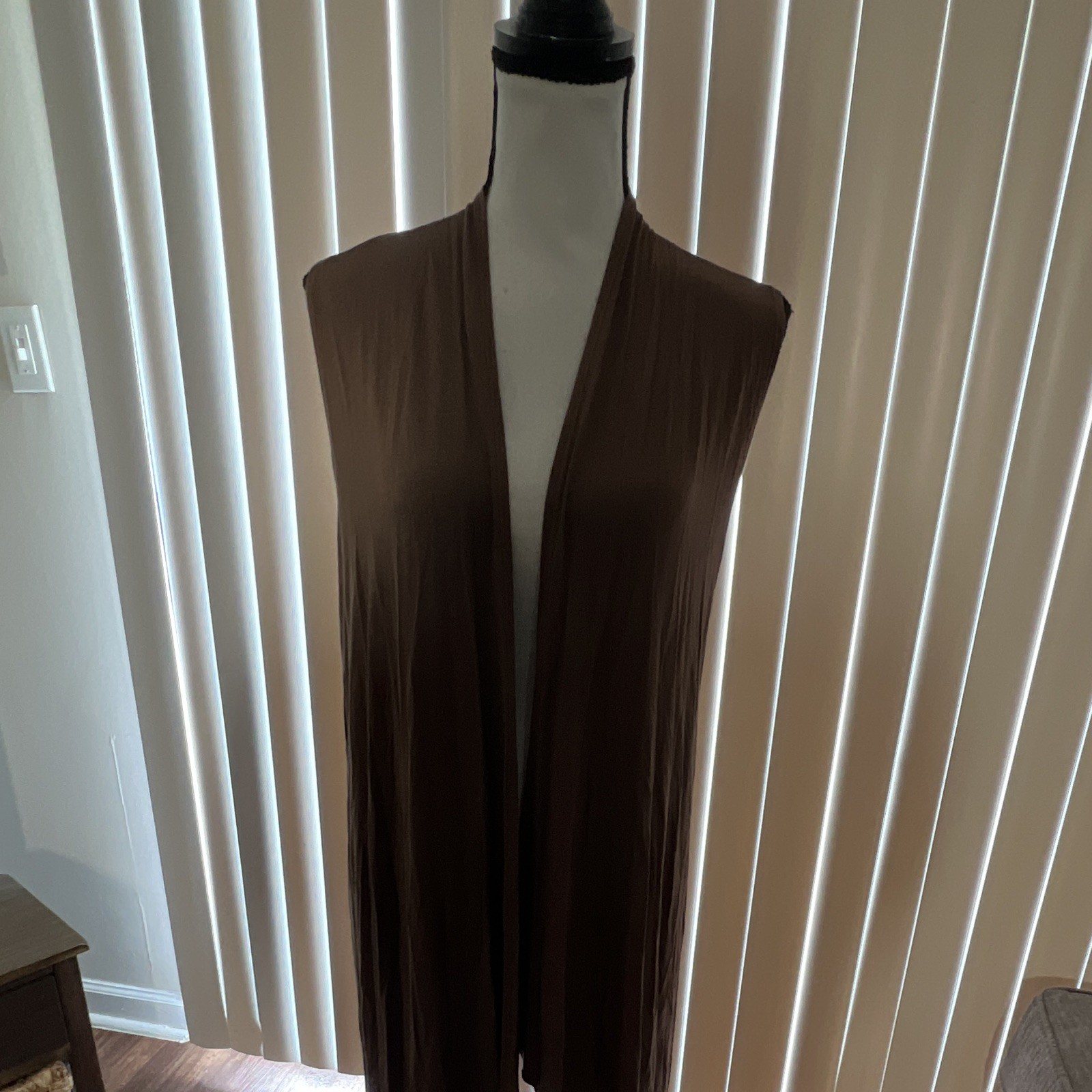 Azules USA Women’s Brown Solid V-Neck Sleeveless Open Front Long Cardigan S