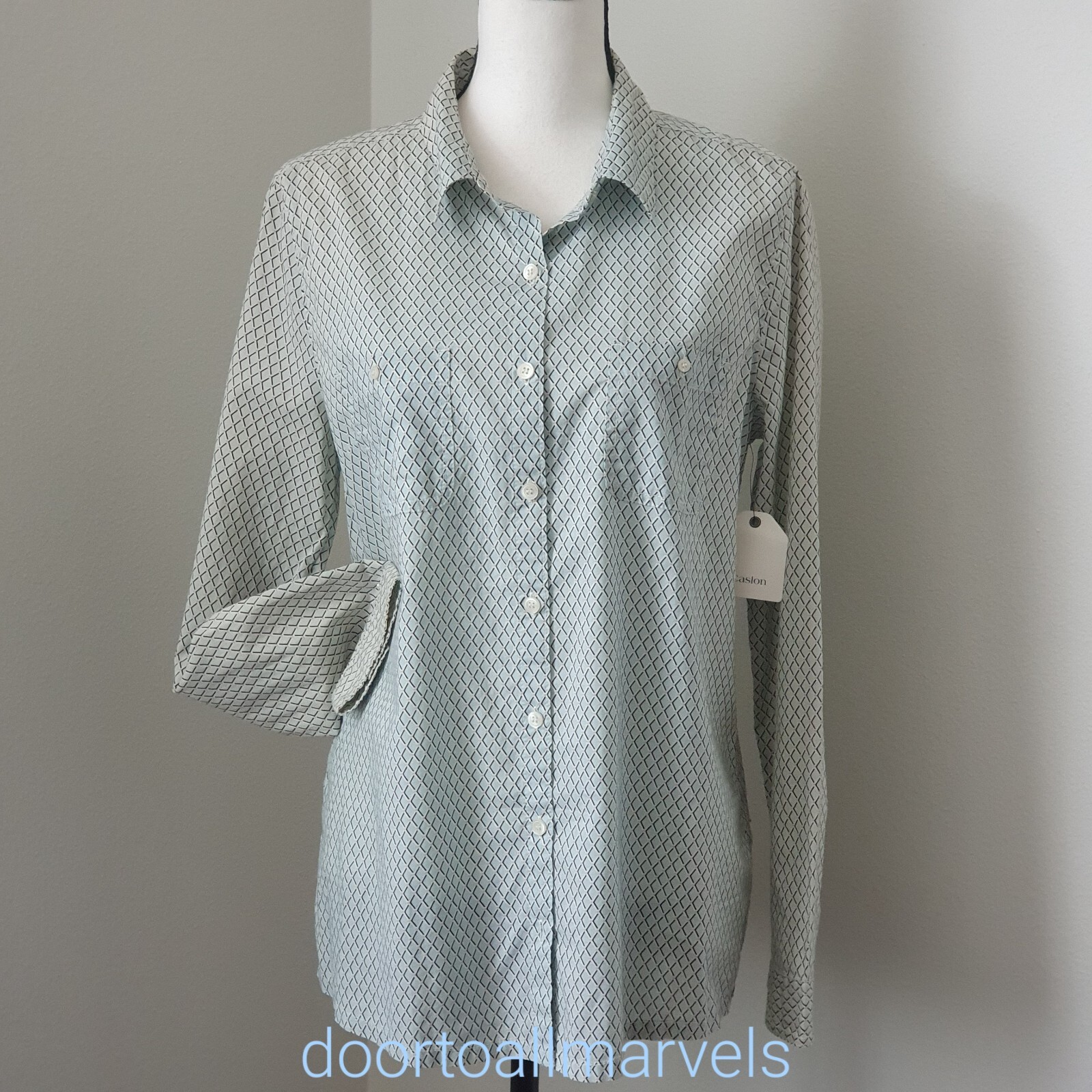 Caslon Nordstrom Classic Button-Up Shirt Women sz Medium NWT $58