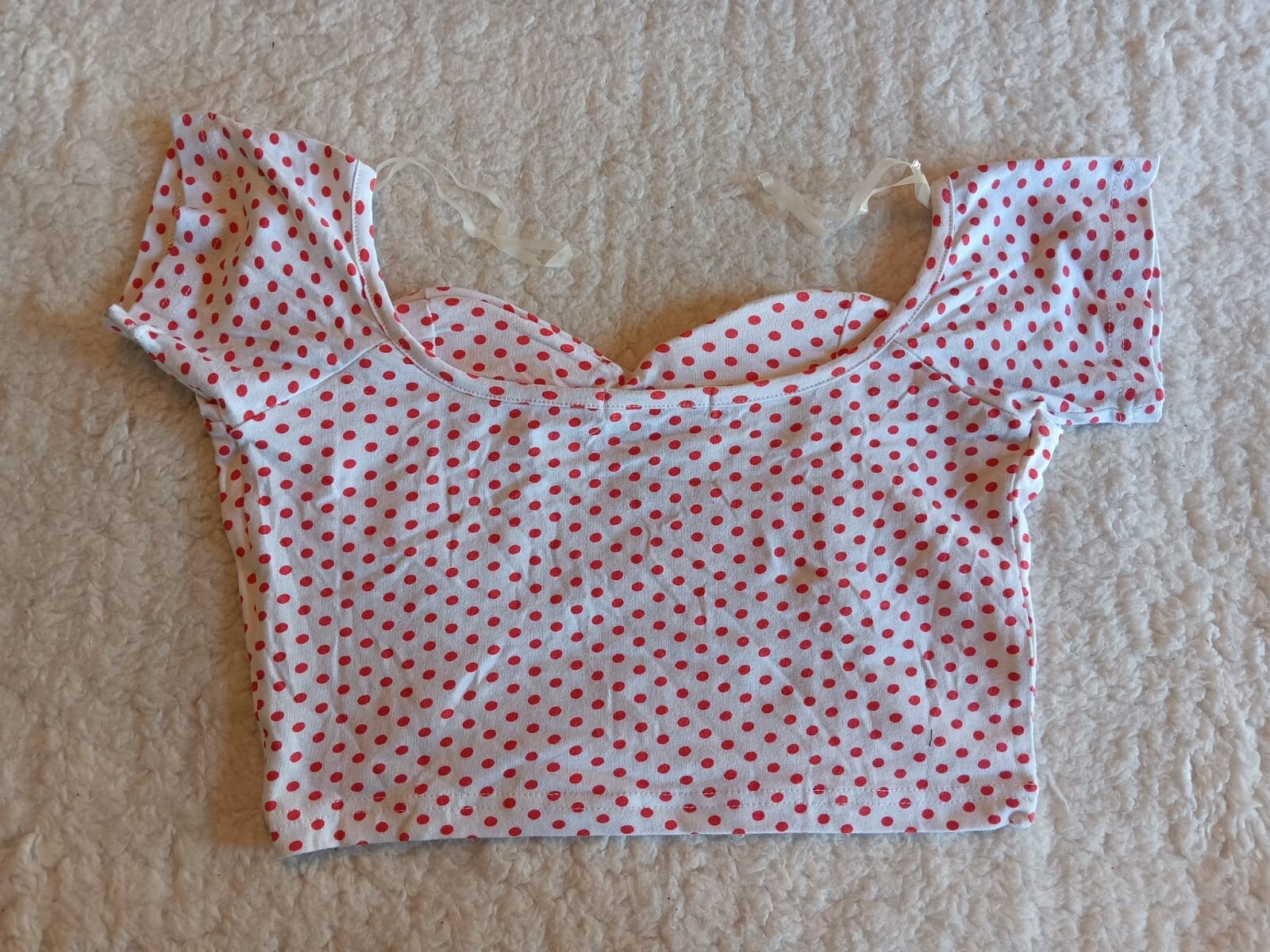 New Diva Apparel Juniors White w/ Red Polka Dot Half Cropped Shirt Small