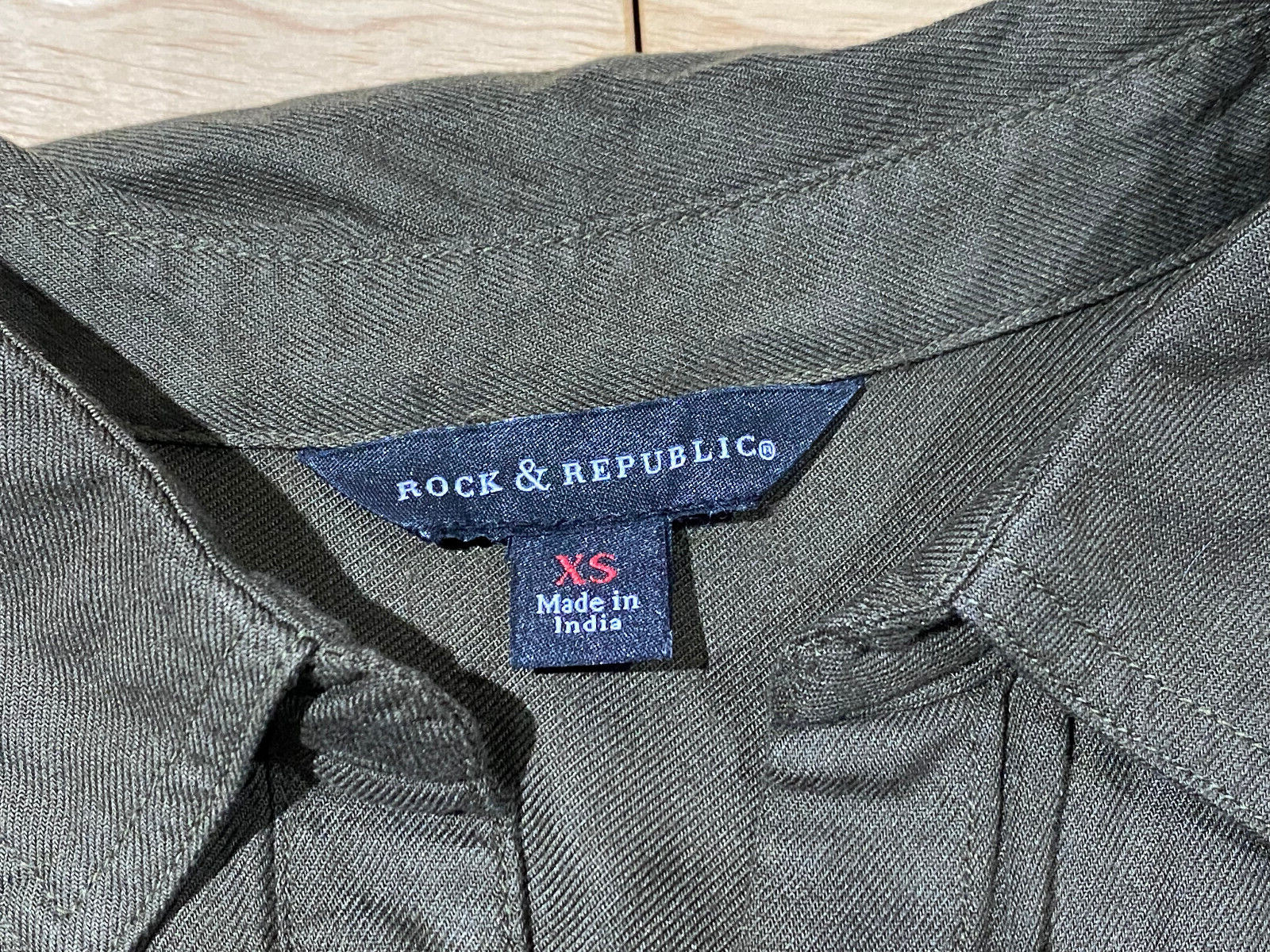 Rock & Republic Military Green Long Sleeve Button Blouse Shirt w/ Rose Womens XS