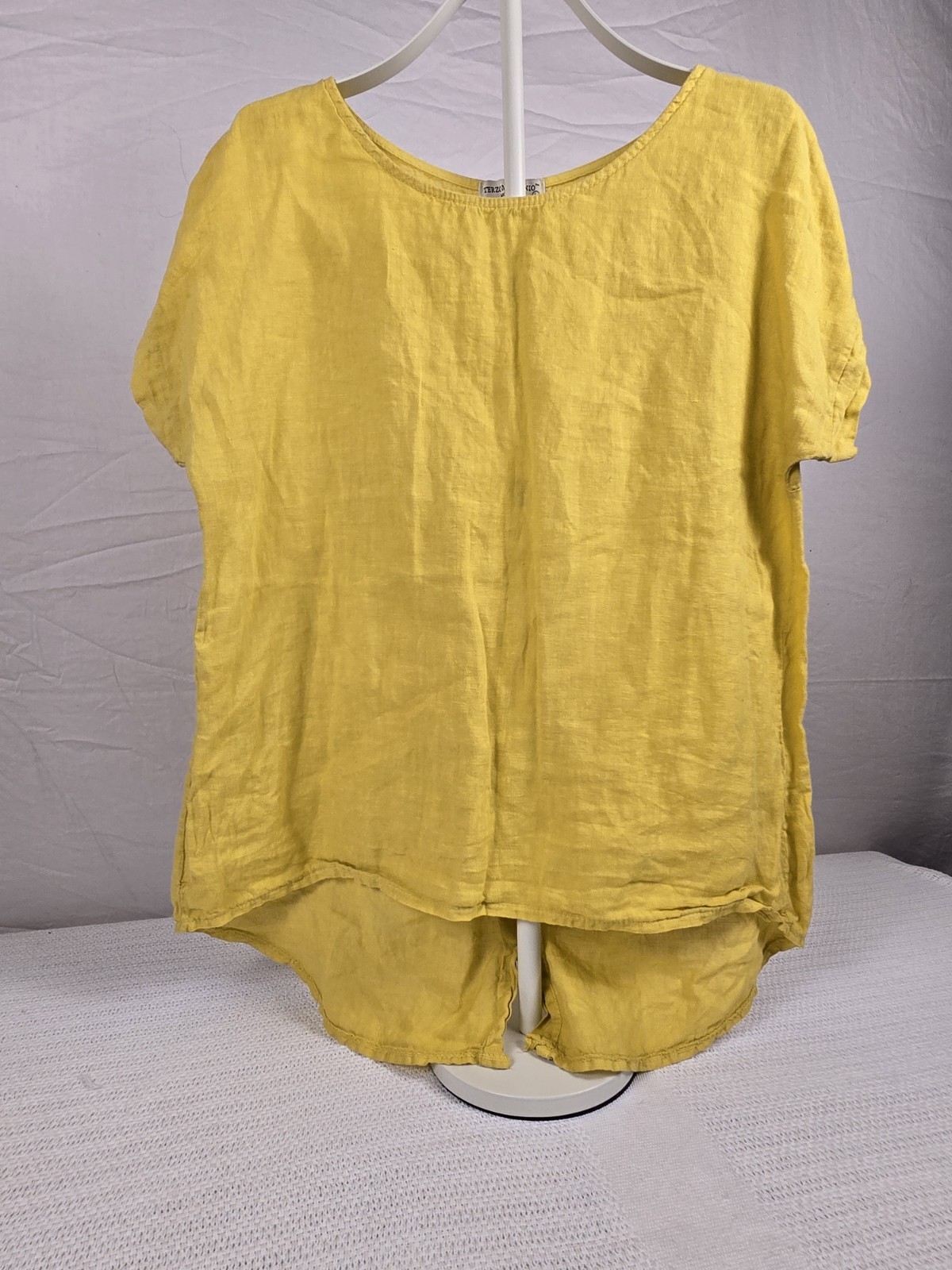 TERZO MILLENNIO Women’s L Yellow Solid 100% Linen Scoop Neck Button Back Blouse