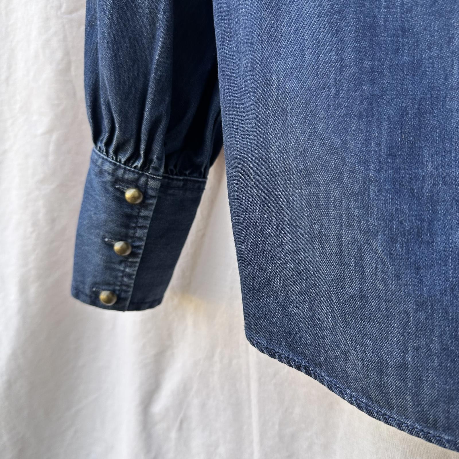 Kate Spade Denim Collared Tie Neck Blouse with Button Cuff Detail Size Small