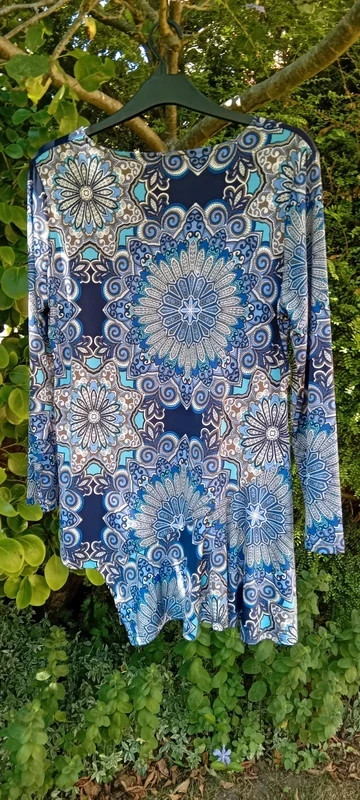 KLASS BLUE PATTERNED TUNIC TOP LONG SLEEVE SIZE L ( 14 – 16 ) UNWORN