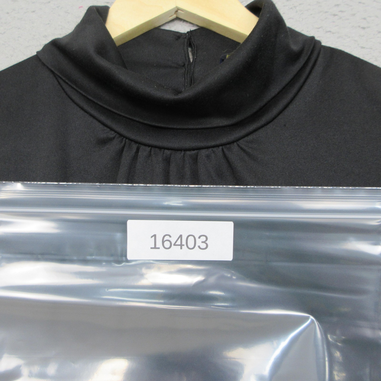 Willow Ridge Womens Black Mock Neck Sleeveless Blouse Keyhole Stretch Size XL