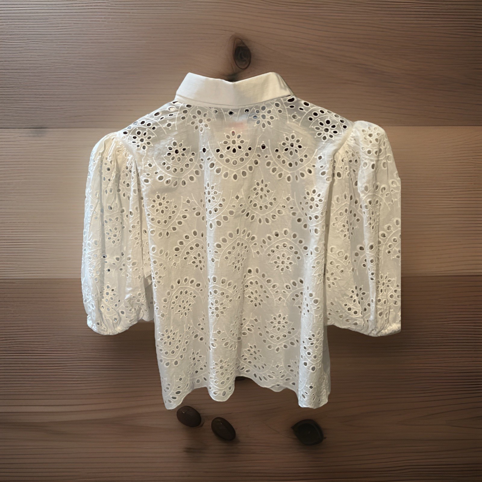Gretchen Scott White Eyelet Button-Front Blouse Size S.