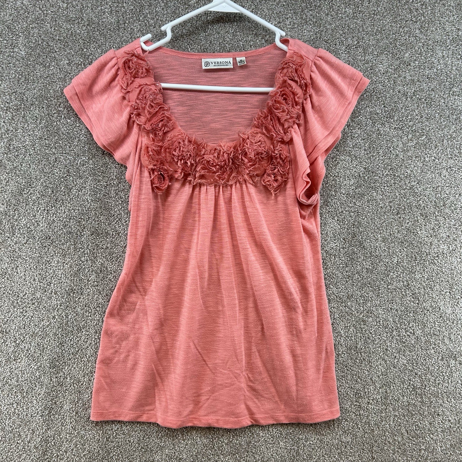 Versona Women’s Shirt Top Size Medium Pink Short Sleeve Scoop Neck Ruffle
