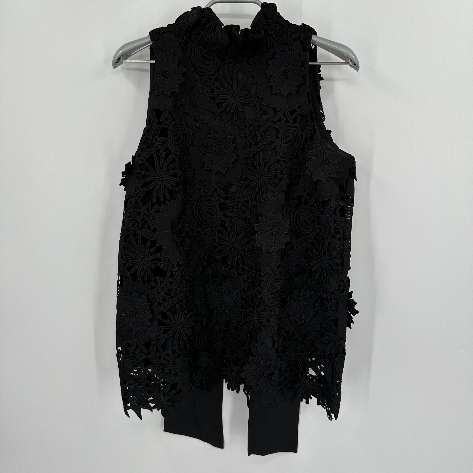 Tuckernuck Black Guipure Lace Mason Blouse sz XS Sleeveless Top Ruffle Bow Tie
