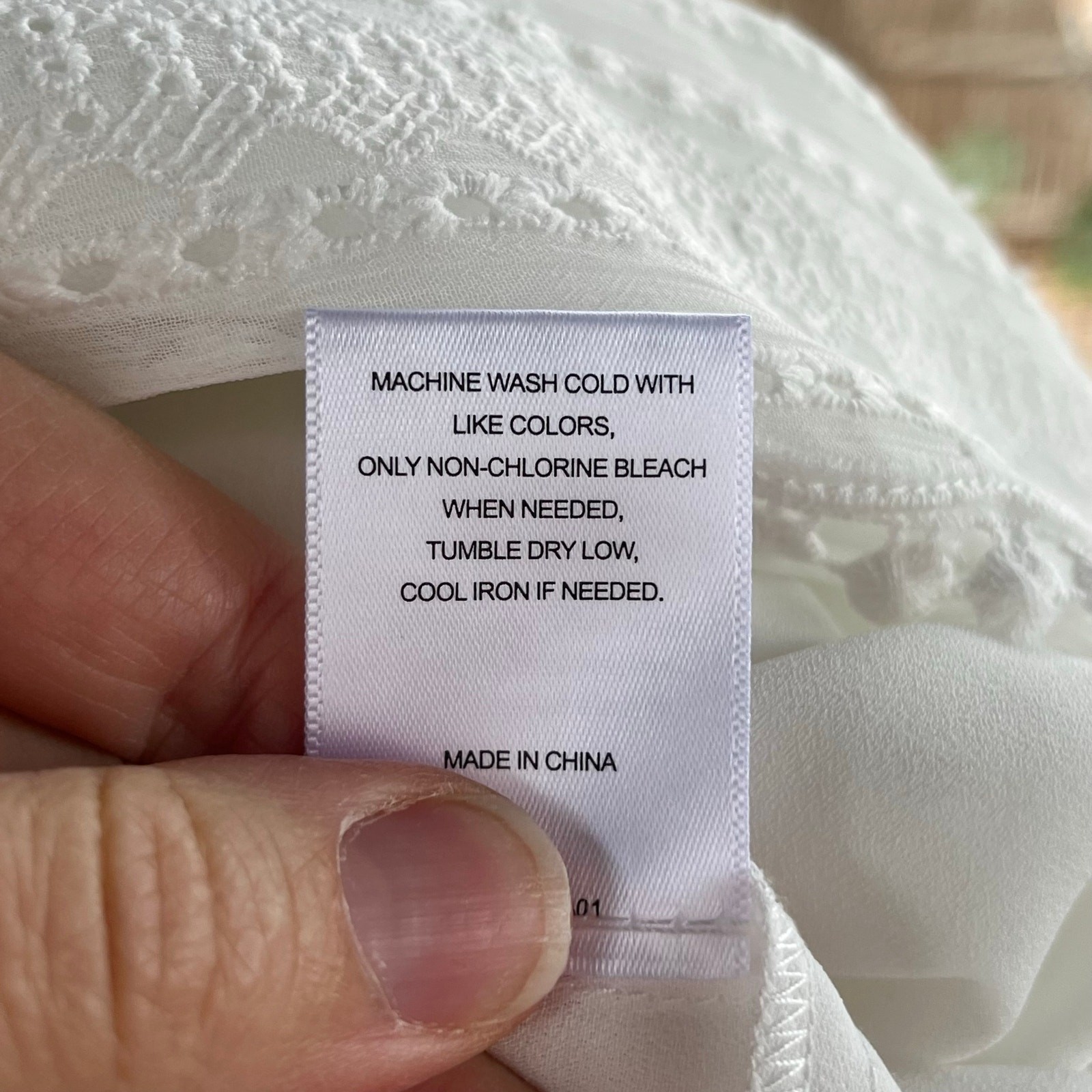 A Loves A Women’s White Eyelet Short Sleeve Top Size M