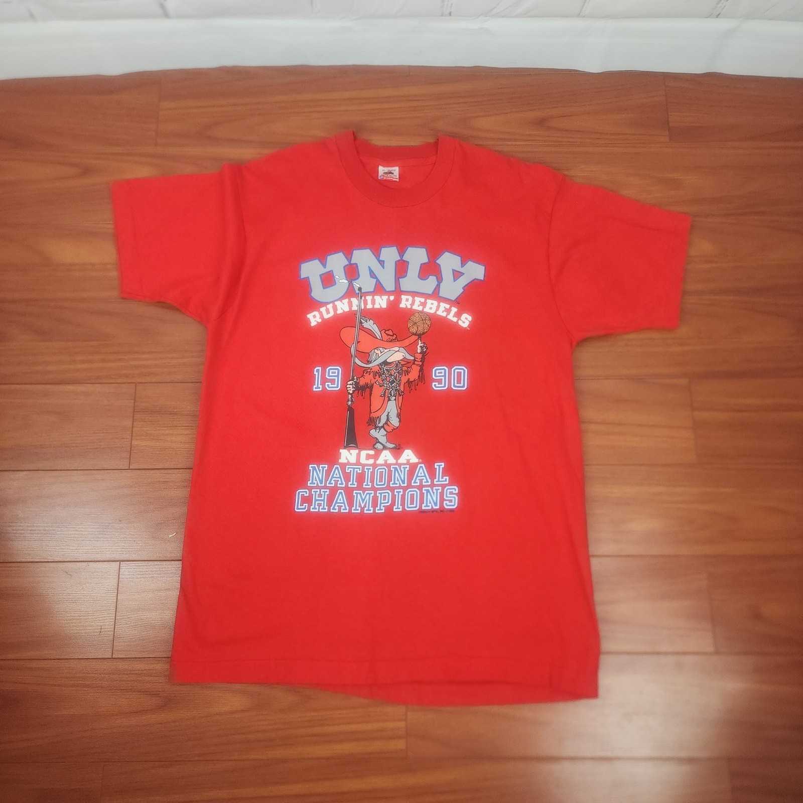 Vintage 1990 UNLV Runnin’ Rebels NCAA National Champions t-shirt XL Basketball