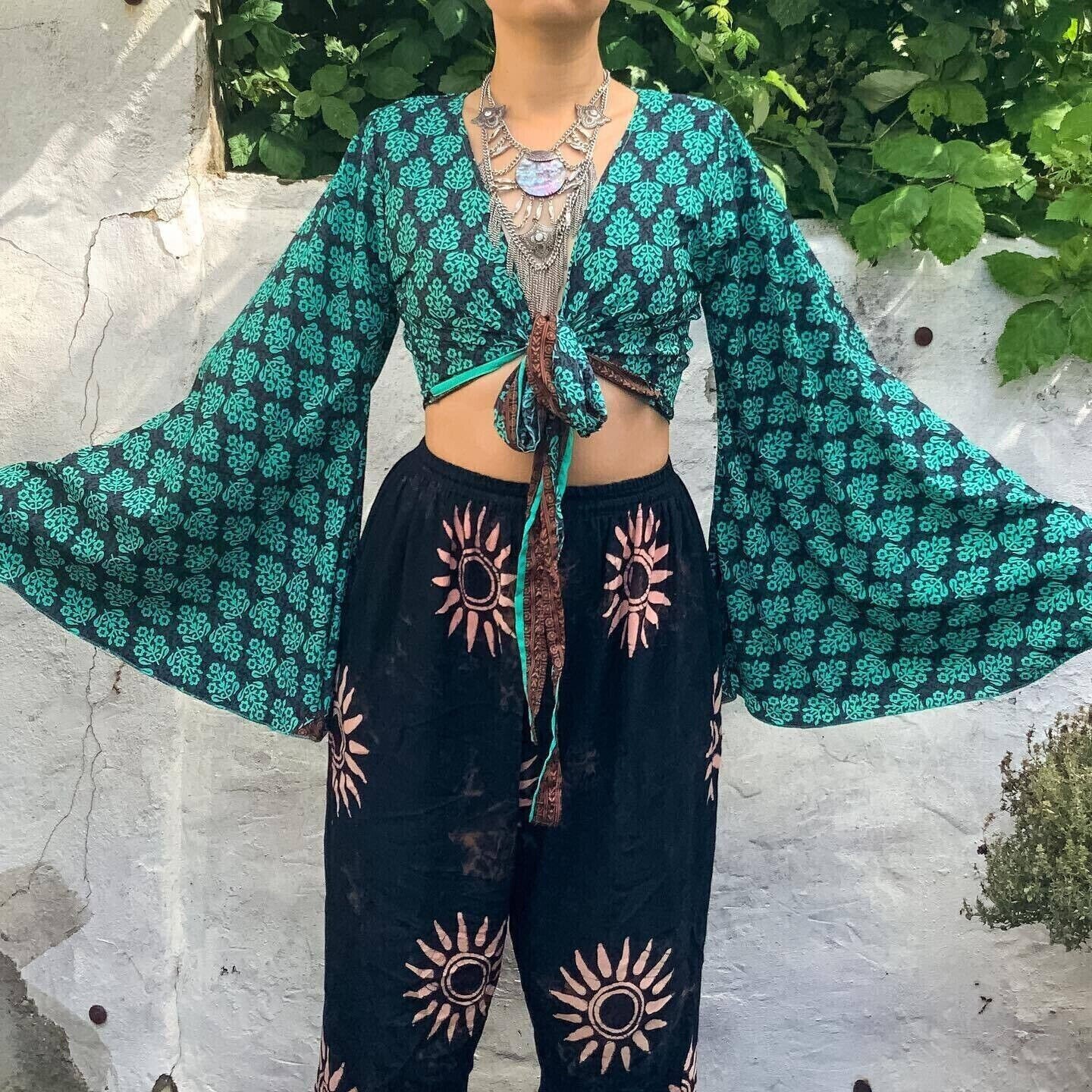 Wholesale 10 Pc Indian Vintage Silk Sari Bell Sleeve Crop Top Retro 60s Clothing
