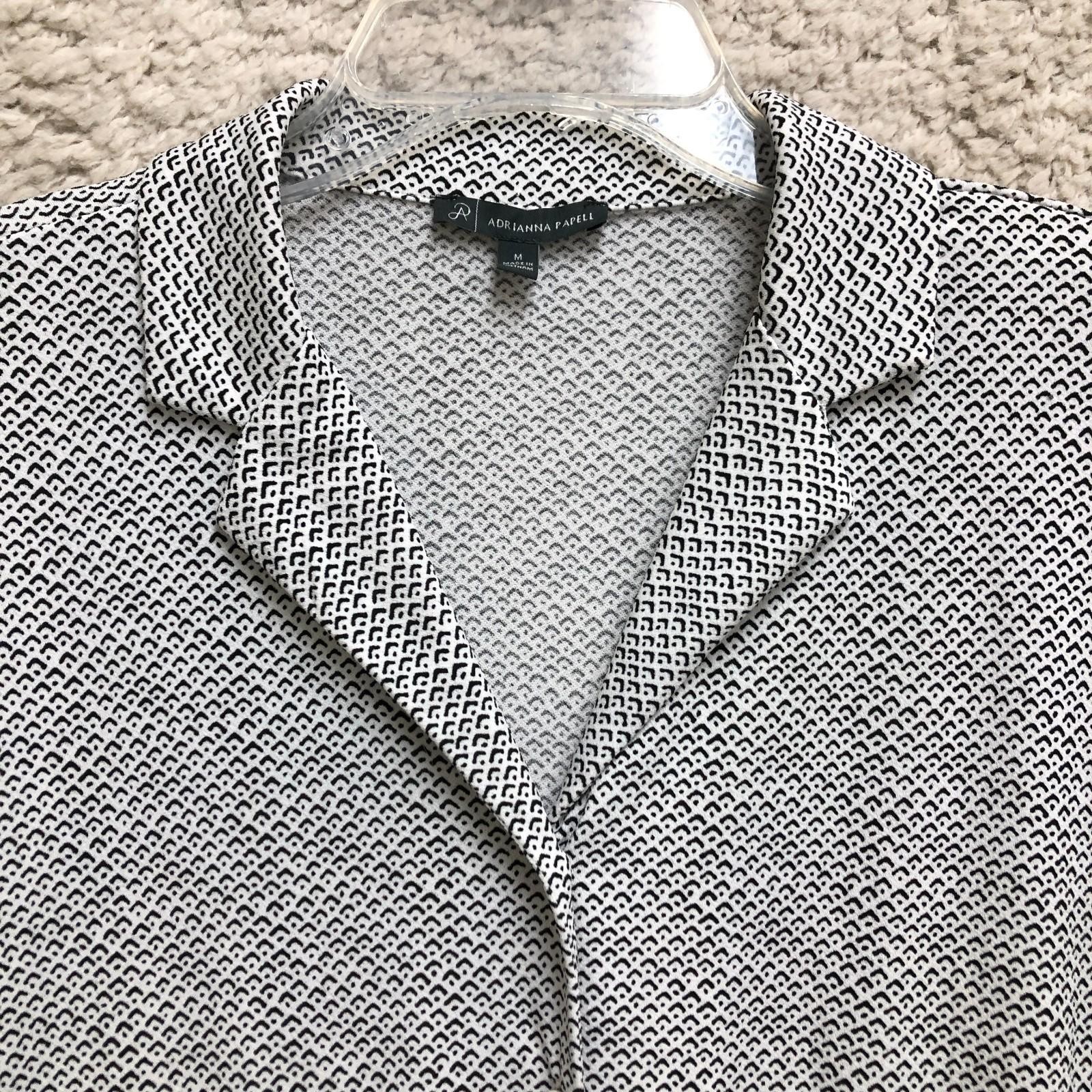 Adrianna Papell Top Shirt Medium Adult Gray Abstract Button Up Front Tie Womens