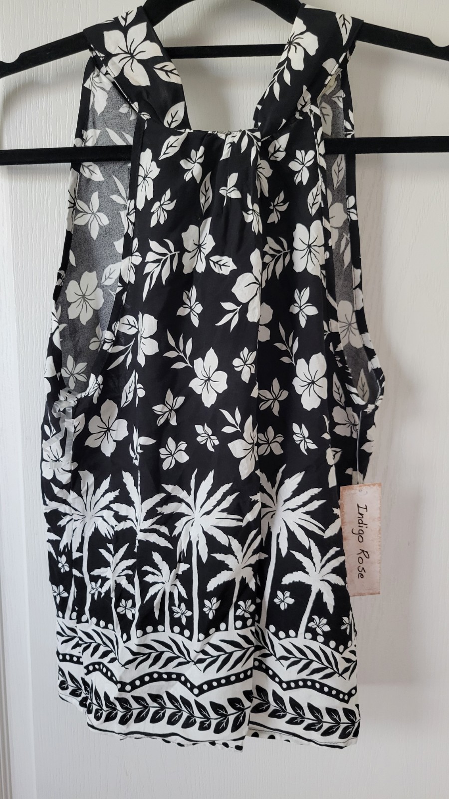 INDIGO ROSE black and white tropical floral halter neck top Medium Nwt
