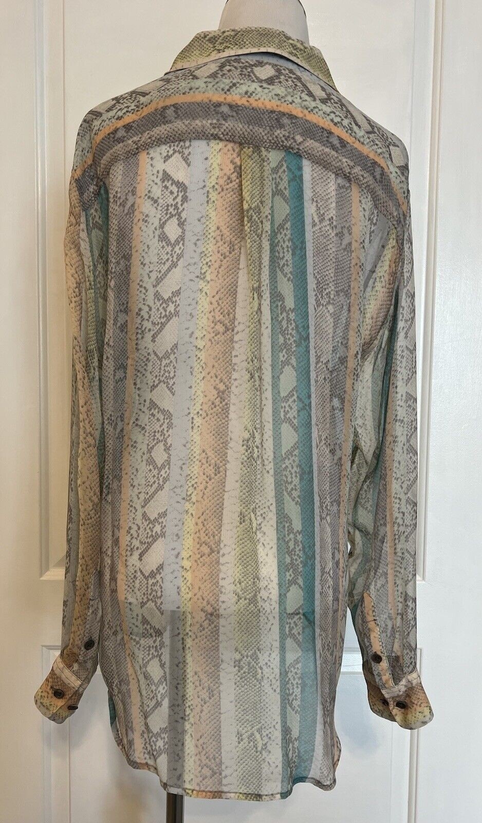EQUIPMENT FEMME 100% Silk Snake Print Sheer Long Sleeve Button Blouse Designer M