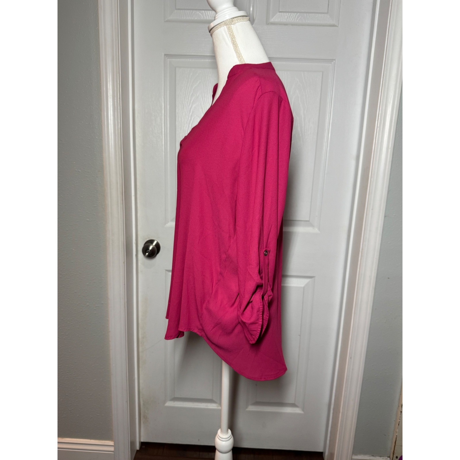 Lush Roll Tab Sleeve V-Neck Blouse Large Magenta High-Low Crepe Top