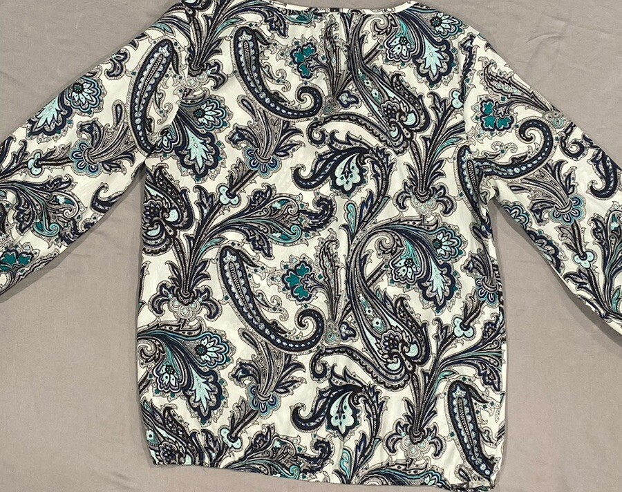 Ann Taylor Women’s Blouse Top M White Blue Paisley Designer City Classic Beach