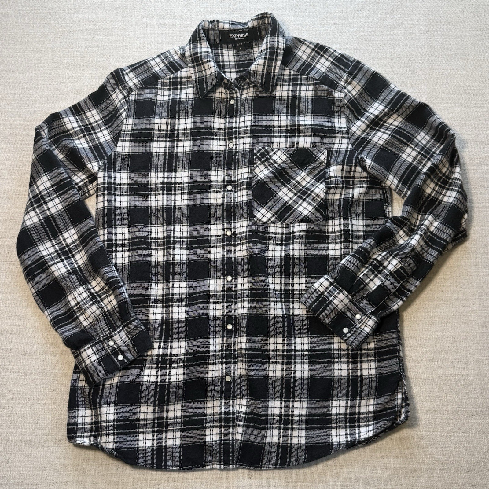 Express Flannel Shirt Small Black White Plaid Boyfriend Long Sleeve Pearl Snap