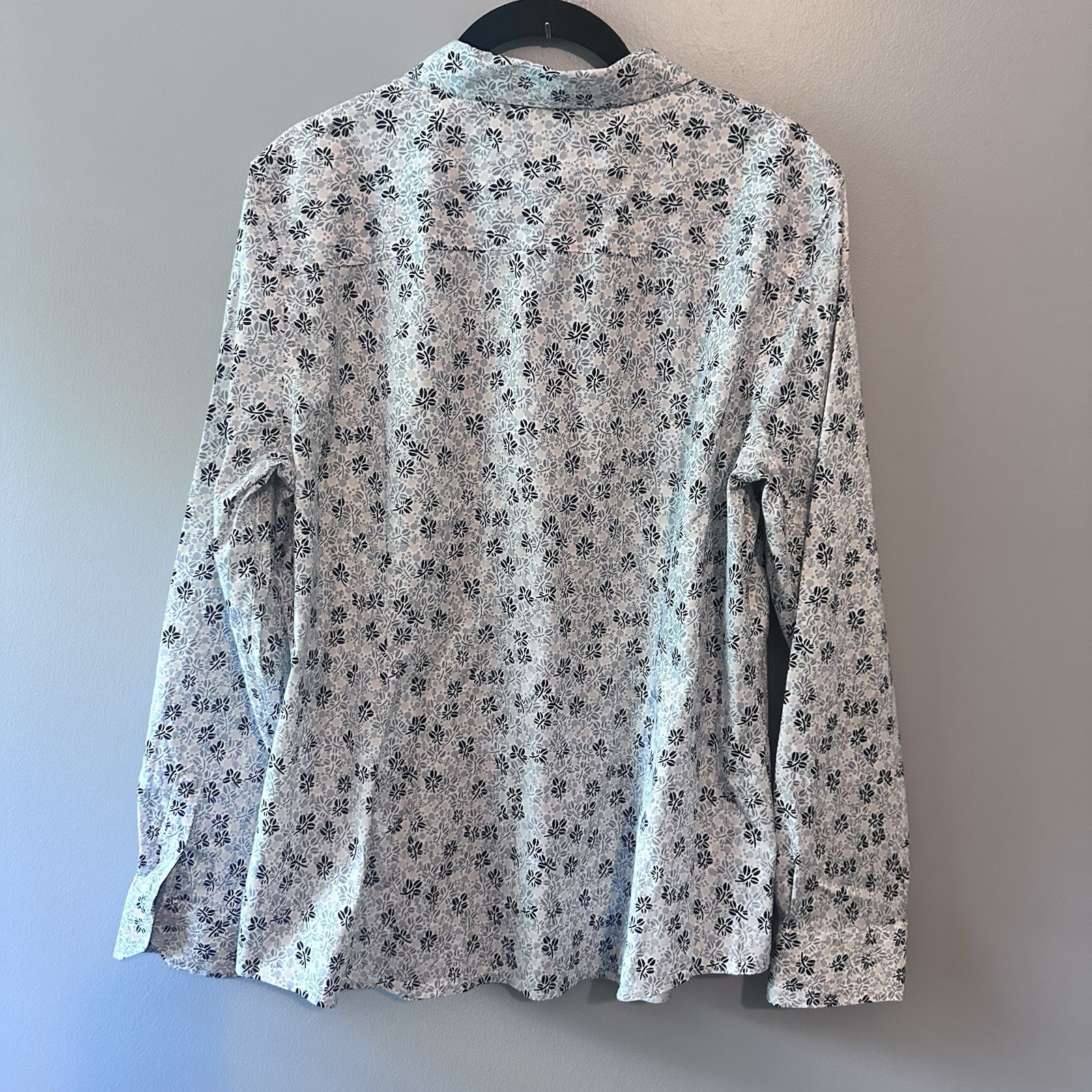 Talbots Shirt Womens 16 White Pink Gray Floral Button Up Non Iron