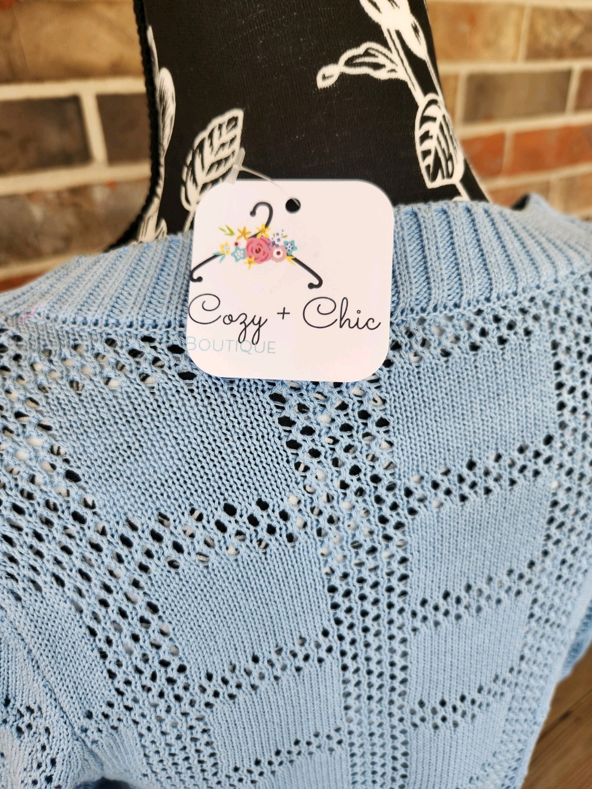 Cozy & Chic Boutique Ribbed Trim Round Neck Knit Springtime Top Light Blue SZ M