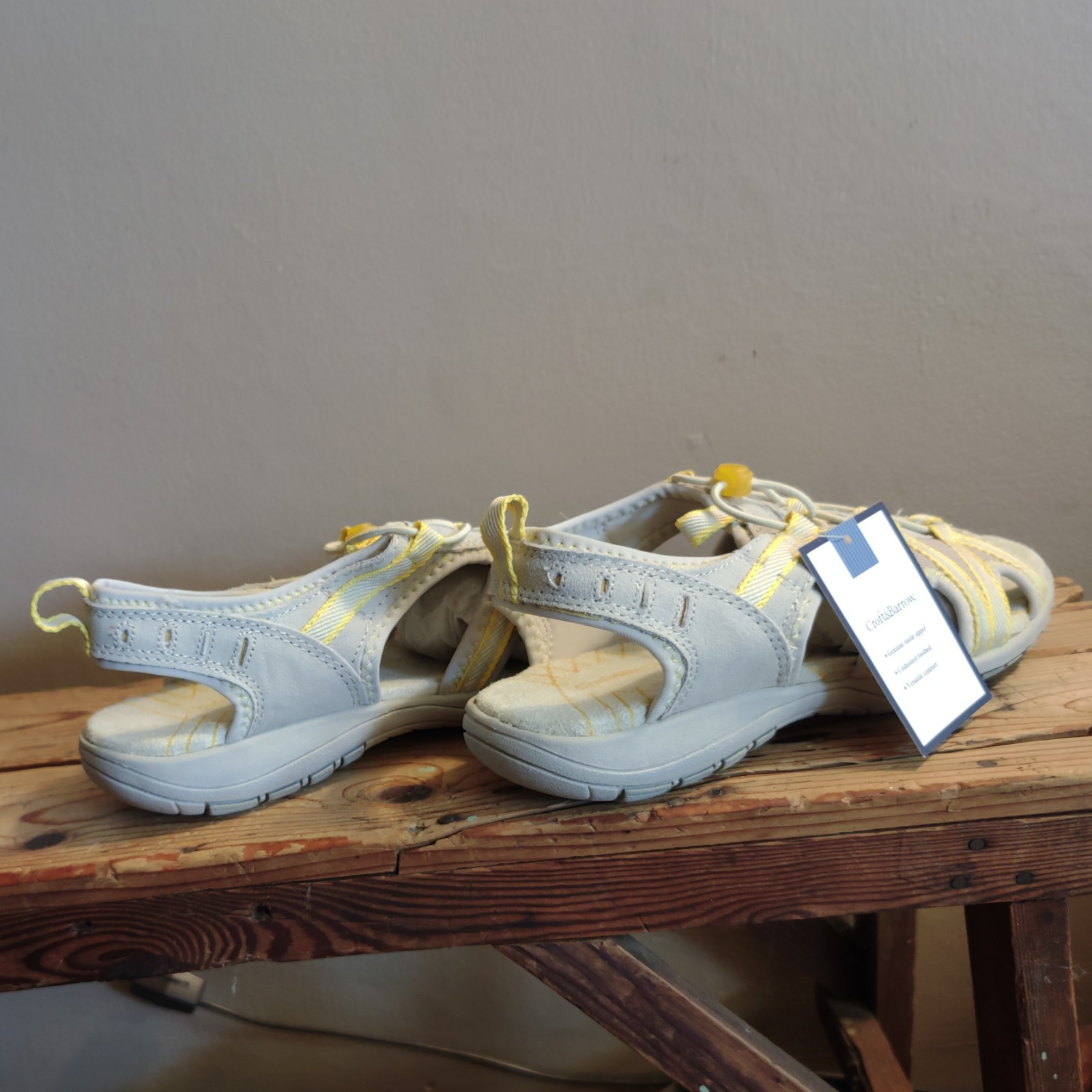 Croft & Barrow New with Tags Hiking/Sandals/Shoes Size 8 Gray/Yellow