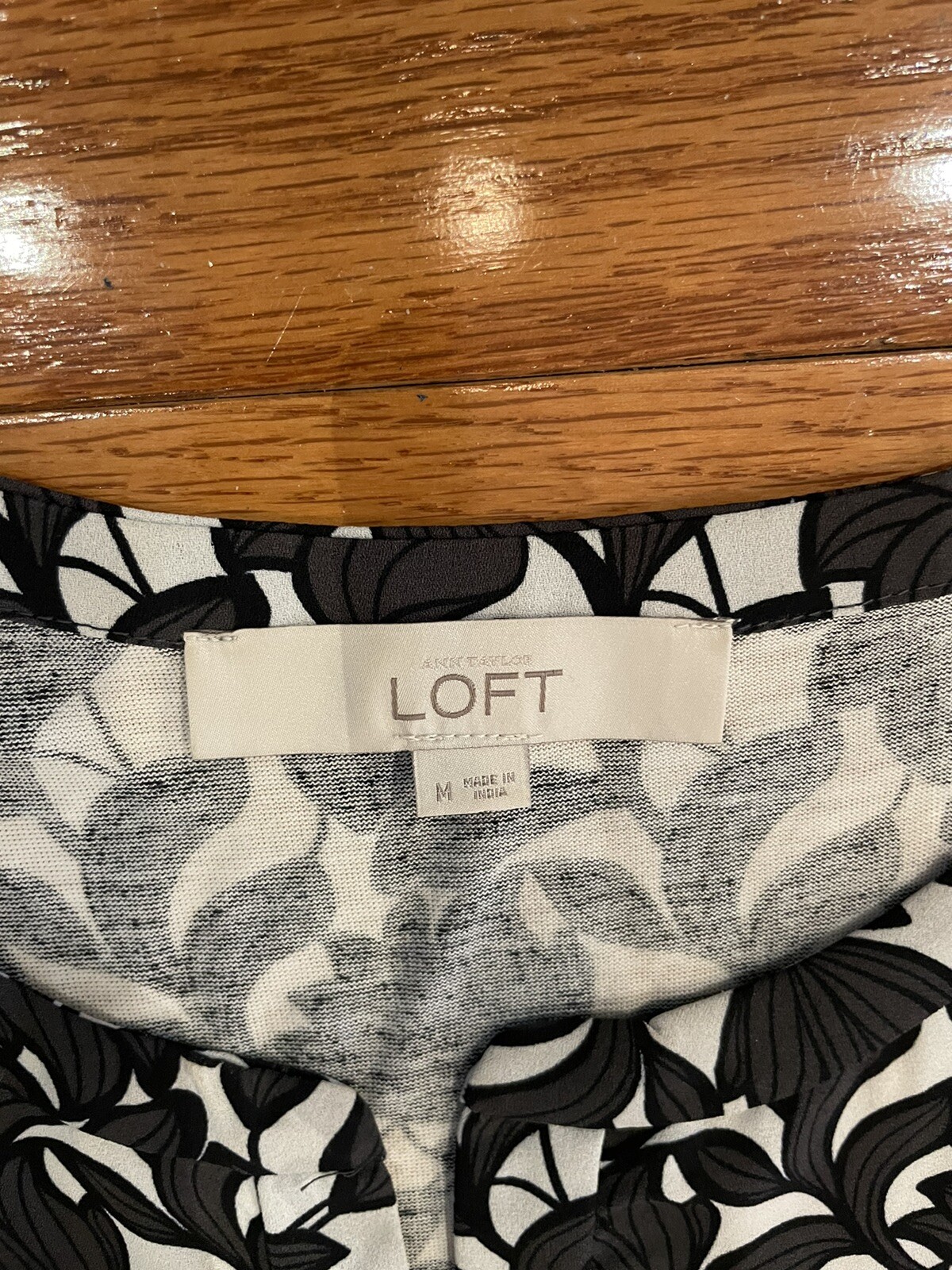 LOFT sleeveless shirt, blouse Size Med White/black/gray Preowned EUC