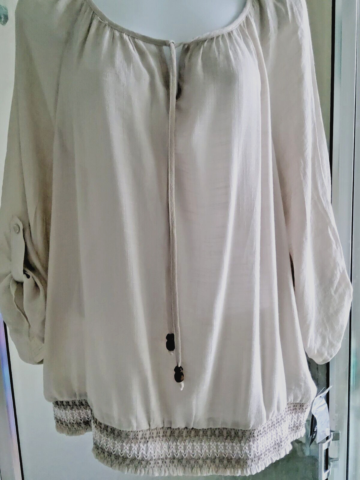 AGB TIE NECK TOP/BLOUSE-LARGE-3/4 ROLL TAB SLEEVES-STRETCH SHEARED HEM-BEIGE*NEW