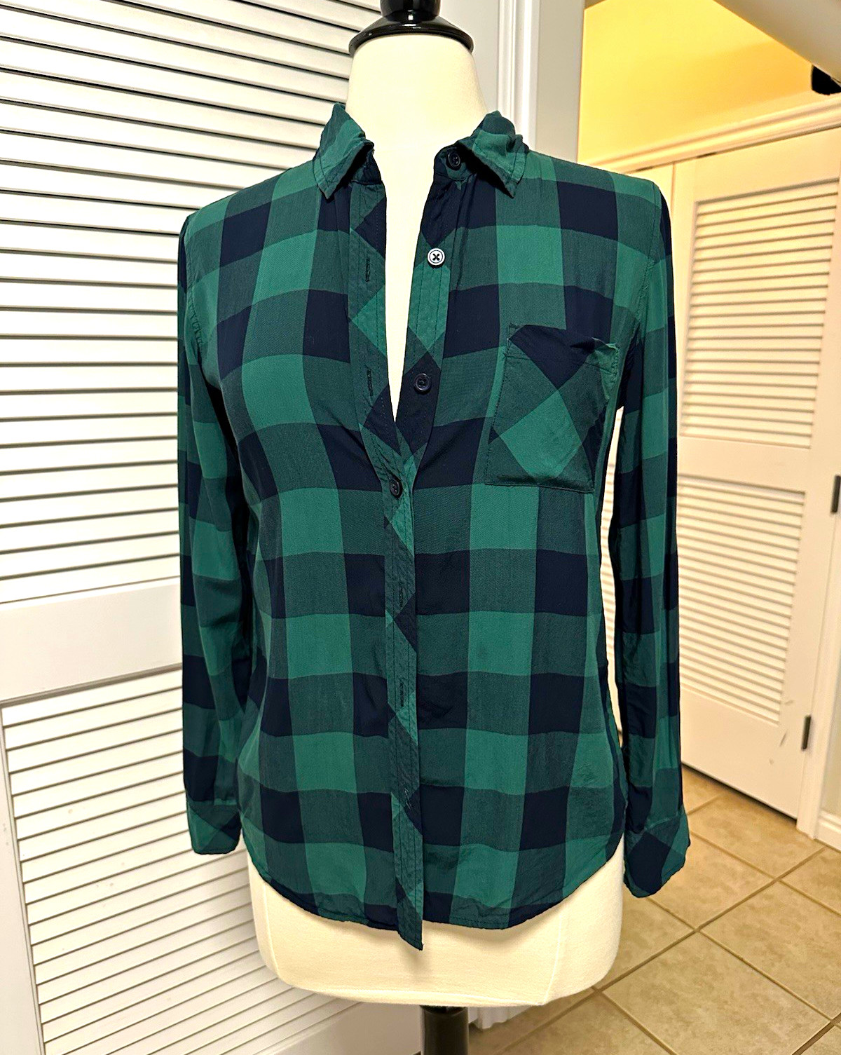 Market & Spruce women’s Green/Black Plaid Long Sleeve Button-Up Shirt S