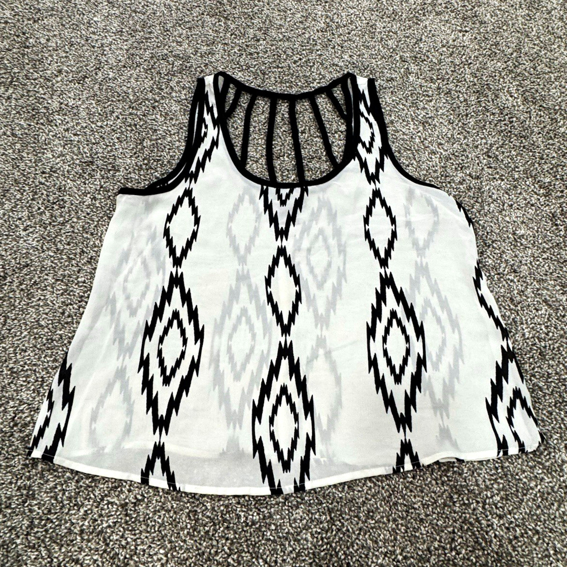Wet Seal Women’s M Chiffon Tank Top Round Neck Geometric Aztec White Black Gray