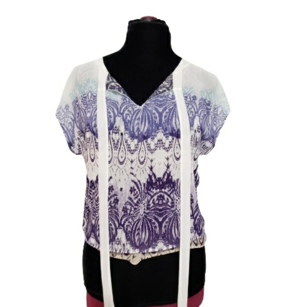 Cabi Short Sleeve Split V Neckline Chiffon Lavender and White Bow Tie Blouse