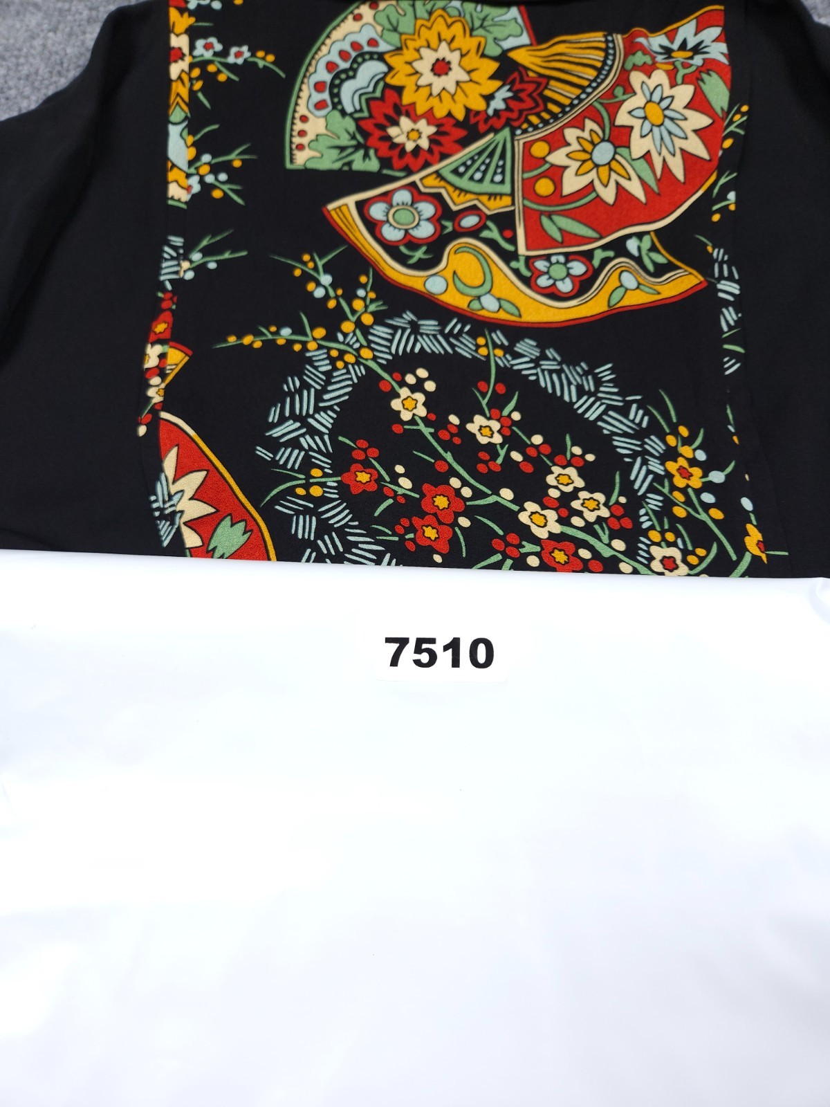Harari Blouse Shirt Women’s XS Black Floral Abstract Button Up 100% Silk