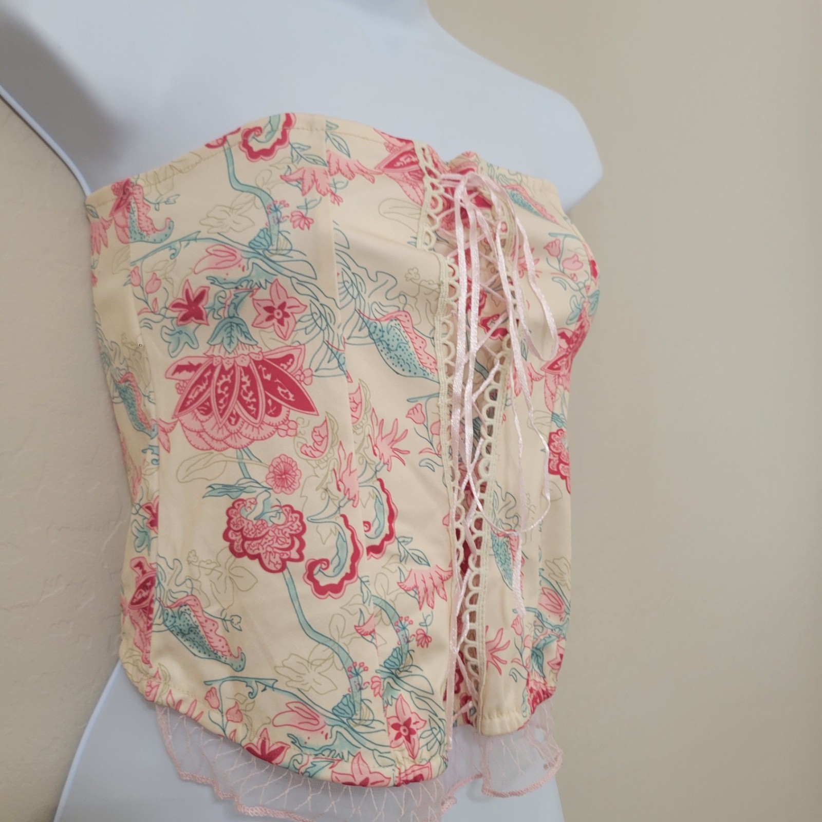 ROMWE Cream Floral Corset Strapless Top with Lace Ruffle Women’s Size M Y2K