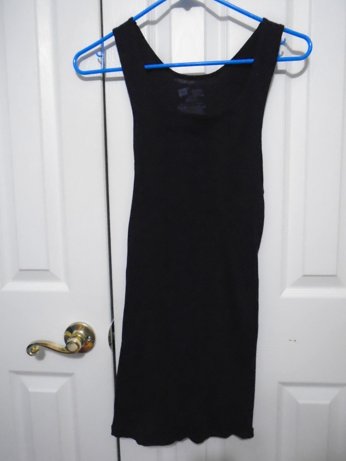 HANES BLACK RIBBED STRETCH ROUND NECK SLEEVELESS TANK TOP SIZE MEDIUM