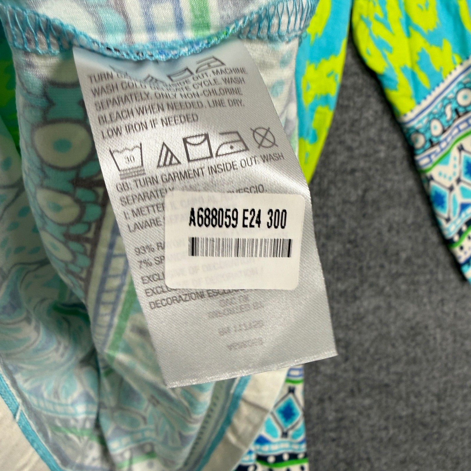 Belle by Kim Gravel Plus Size 1X Top Blue Yellow Abstract Aloha V Neck Trim Boho