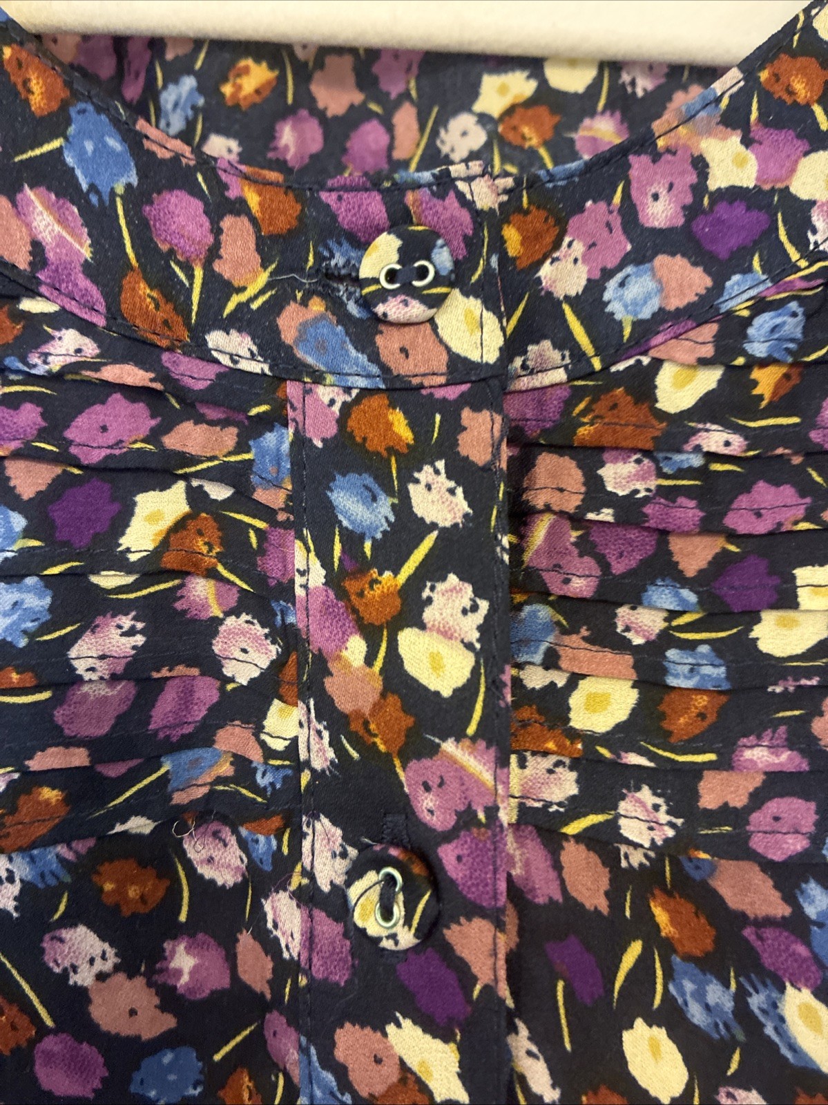 French Connection Size MP Navy Flowered Short Sleeve Blouse Top IT88