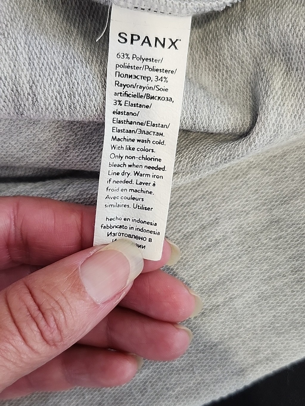SPANX Womens Perfect Length Top Light Gray Pullover Sz Medium Lounge 50171R