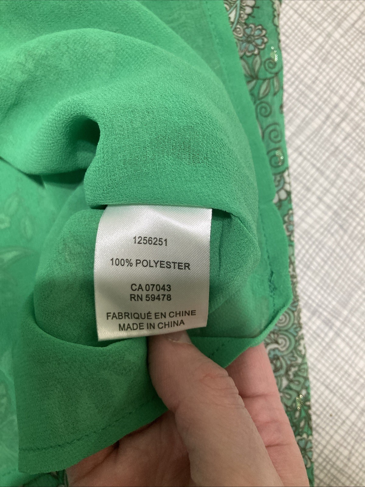 Cupcakes & Cashmere Green Paisley Ruffle Blouse Top XS EUC Puff Sleeve Tie Neck