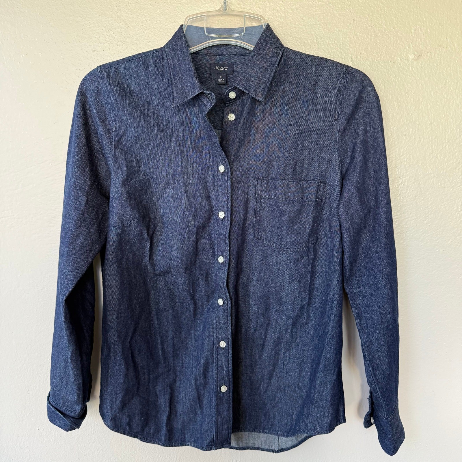 .Crew Chambray Button Front denim Shirt Women’s Small Dark Blue Cotton Feel