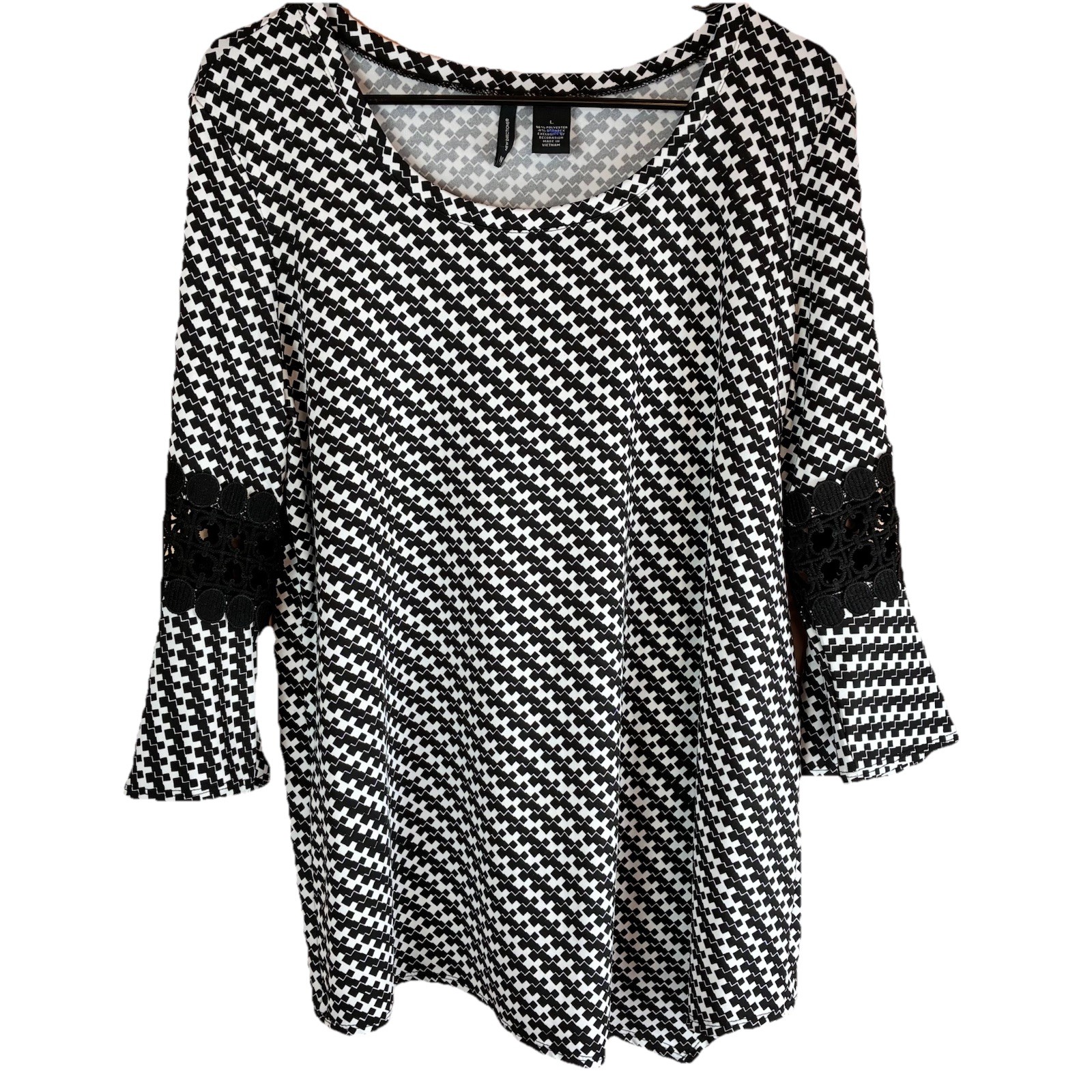 New Directions Women’s Black White Geometric Top Lace Sleeves Size Large