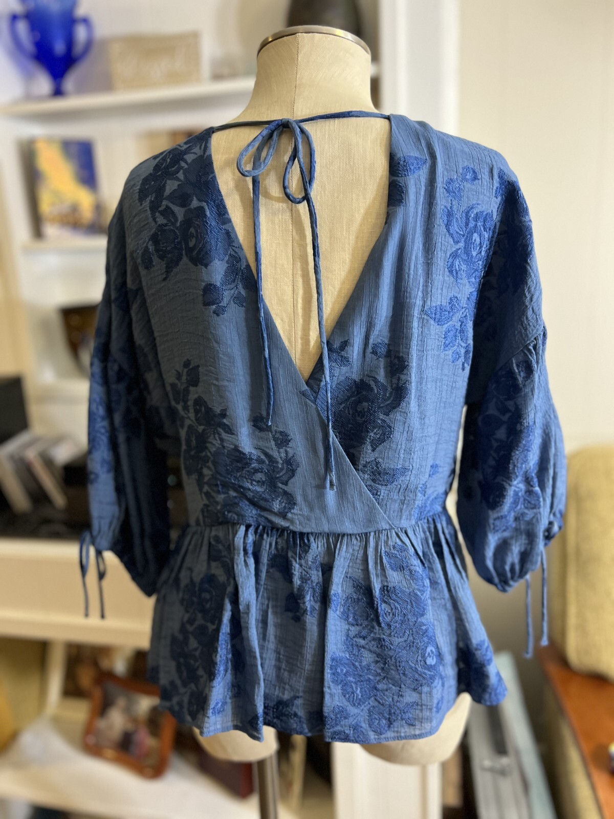 Ladies Ted Baker Top Size 3 (US 6/8) Blue – Criss Cross Back – STUNNING – EUC