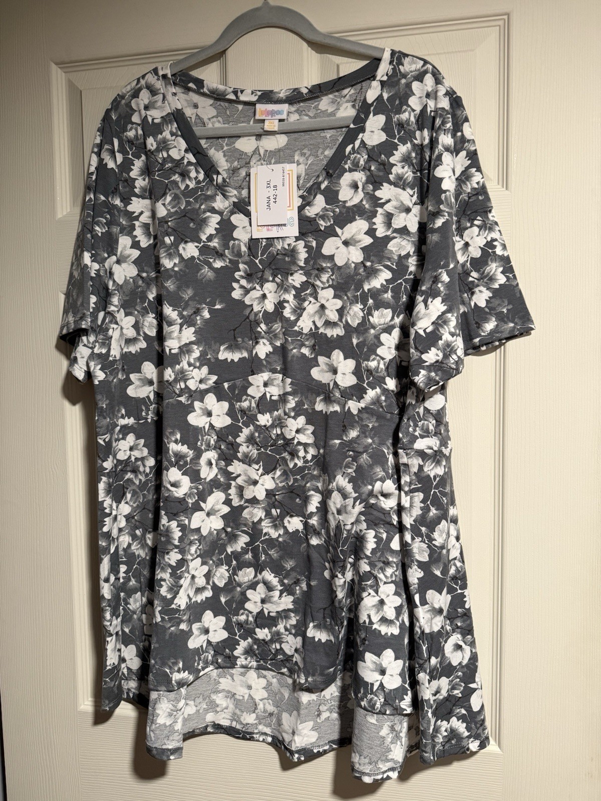 NWT LuLaRoe 3XL Jana Empire Waist Swing Top – As Pictured combined shipping
