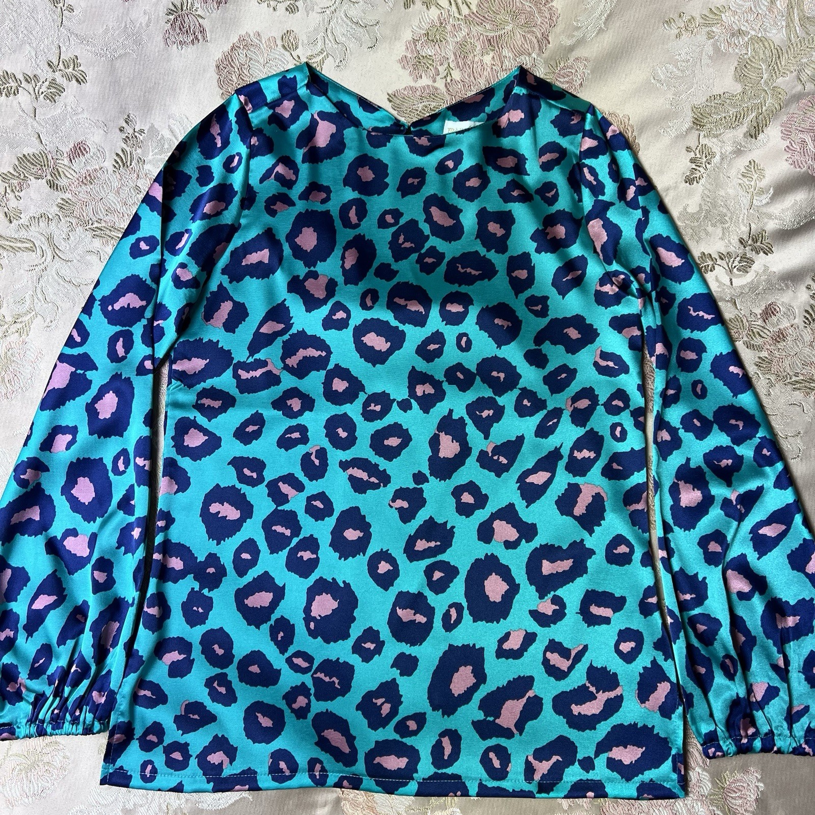 Tracy Negoshian Women’s Teal Long Sleeve Leopard Satin Blouse Size XSmall