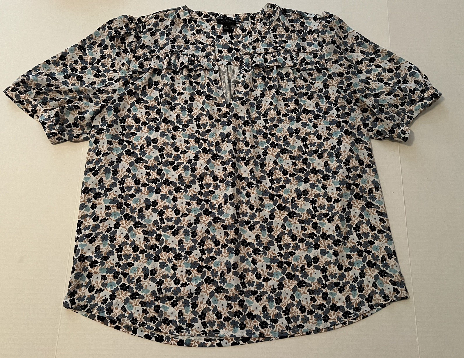 Ann Taylor Factory V-Neck Ruffle Floral Blouse Womens Large